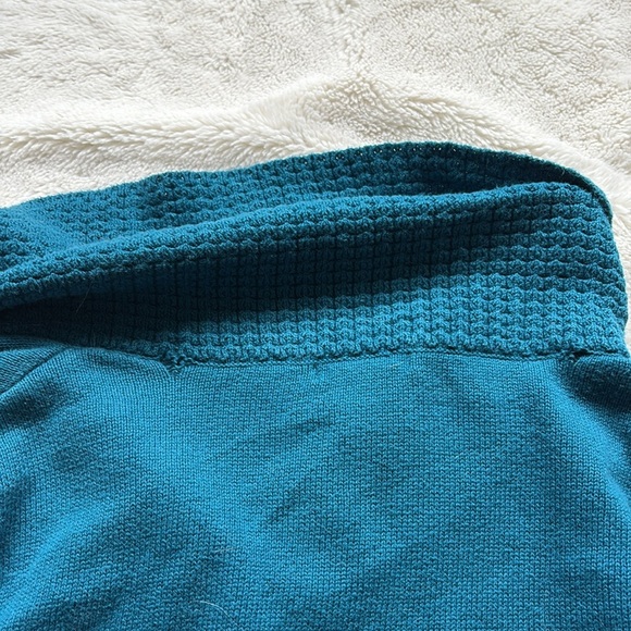 Calvin Klein Blue Collared Shirt FLAWED Size Medium - Picture 8 of 12